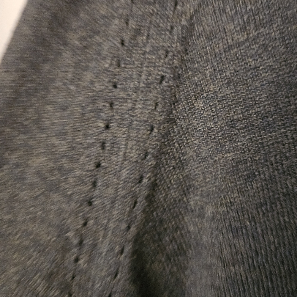 Sweater - Picture 4 of 4